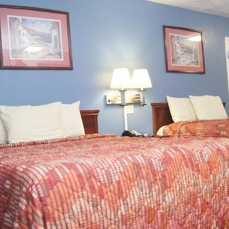 Holiday Lodge & Suites Mcalester Buitenkant foto