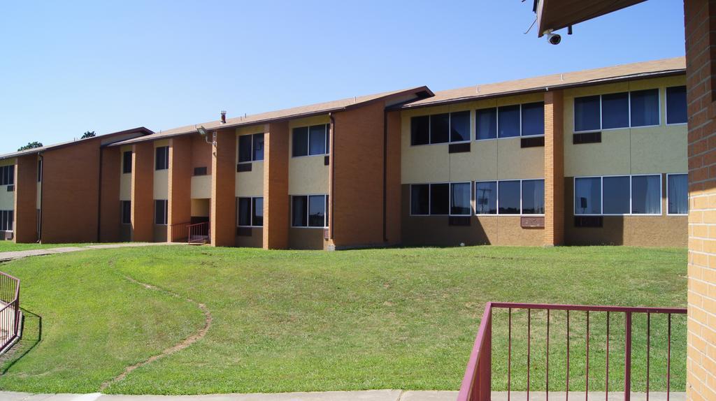 Holiday Lodge & Suites Mcalester Buitenkant foto