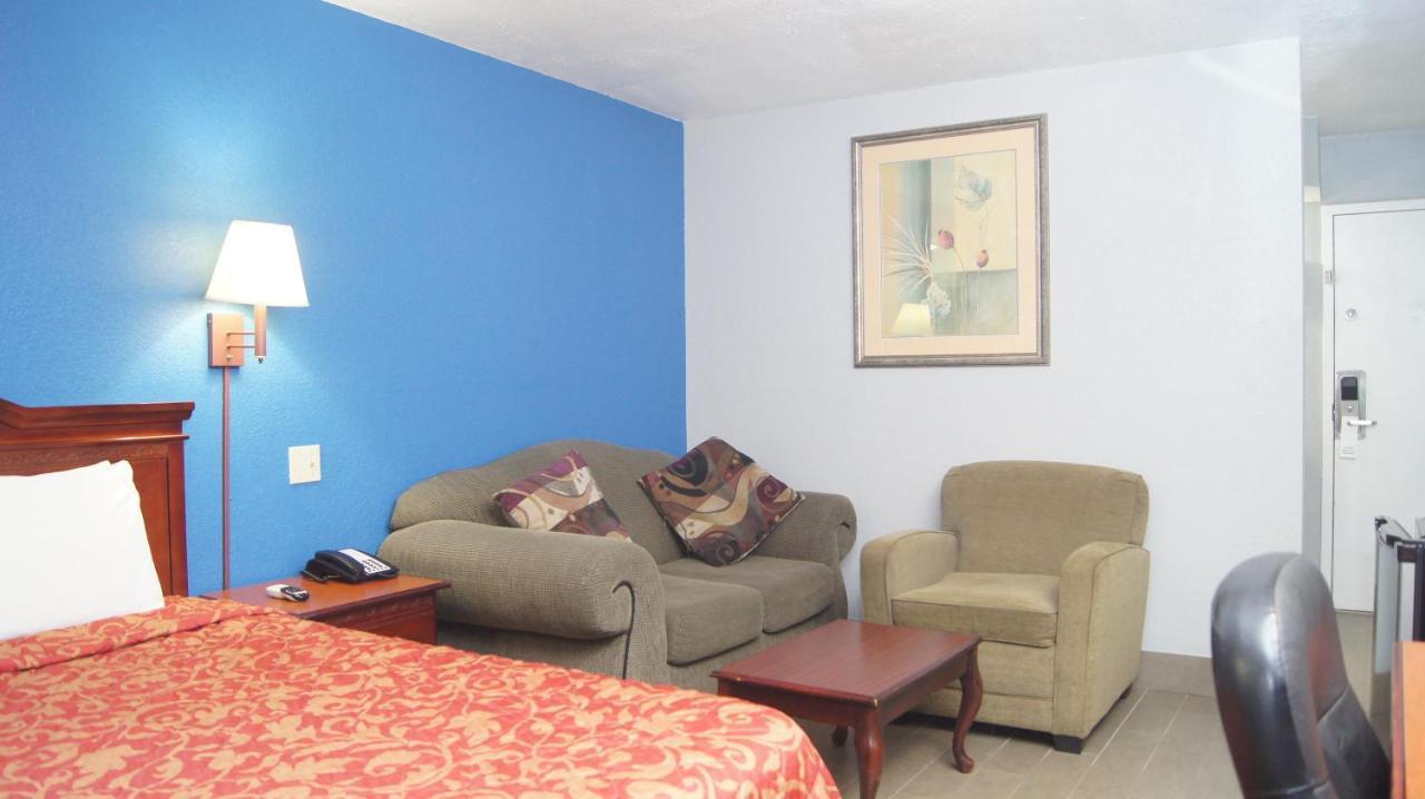 Holiday Lodge & Suites Mcalester Buitenkant foto