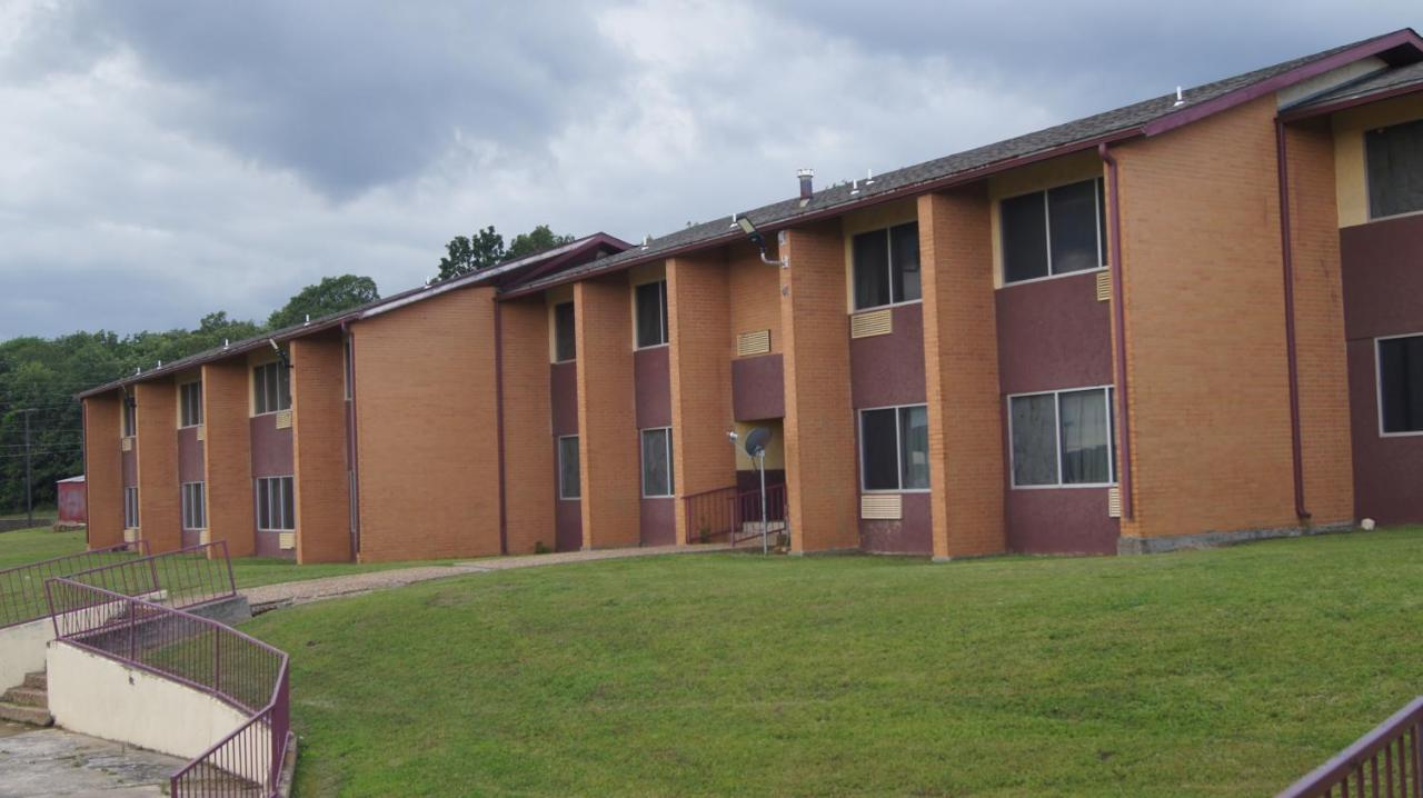 Holiday Lodge & Suites Mcalester Buitenkant foto