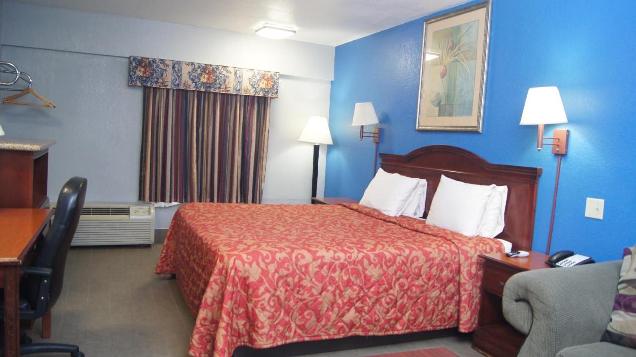 Holiday Lodge & Suites Mcalester Buitenkant foto