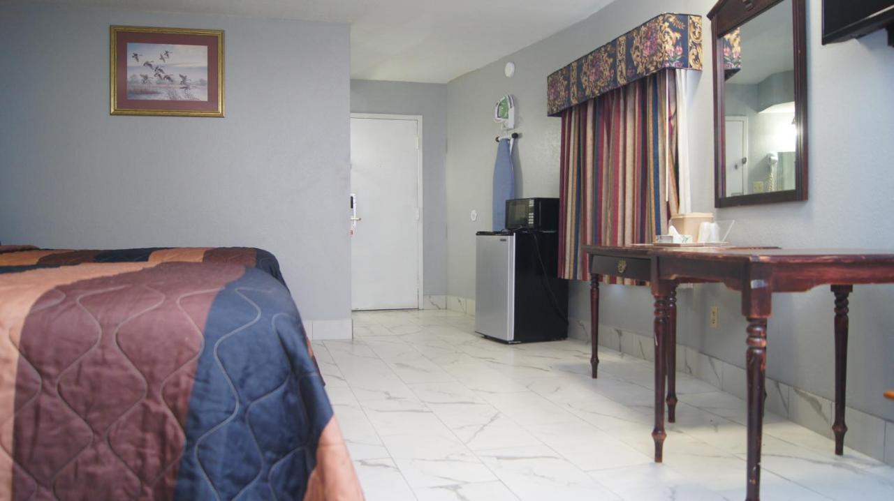 Holiday Lodge & Suites Mcalester Buitenkant foto