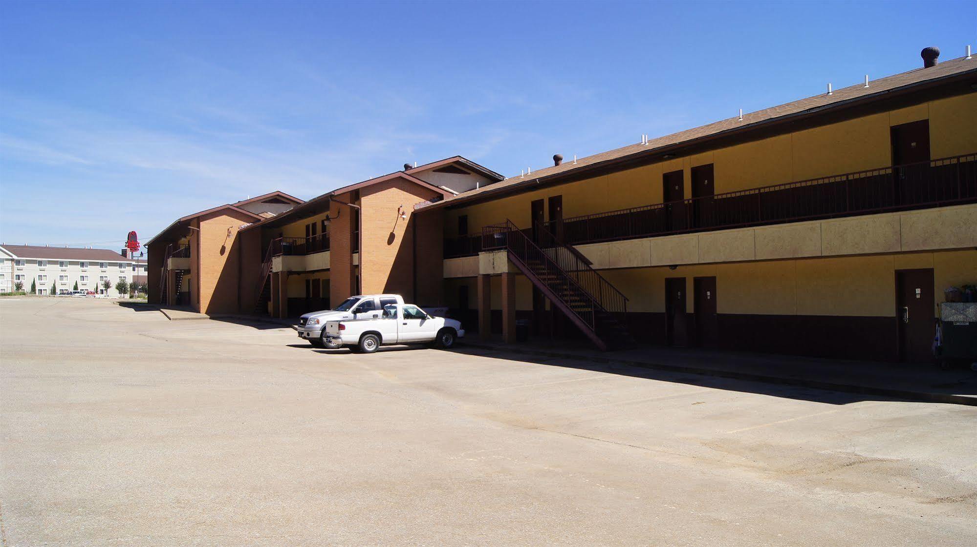 Holiday Lodge & Suites Mcalester Buitenkant foto